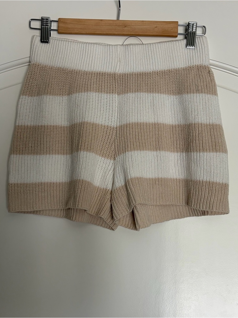 Sincerely Jules Striped Knit Women’s Shorts in Cream and Tan M NEW